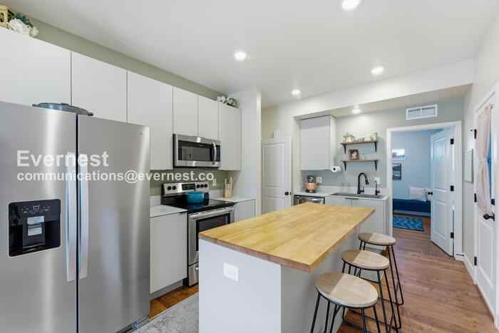 4000 Blue Pine Ln - Photo 2 of 30