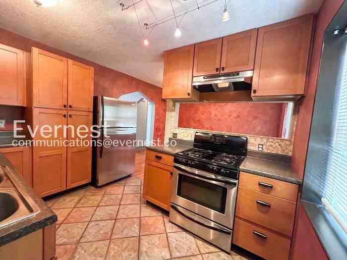 5436 Bancroft Ave - Photo 3 of 27