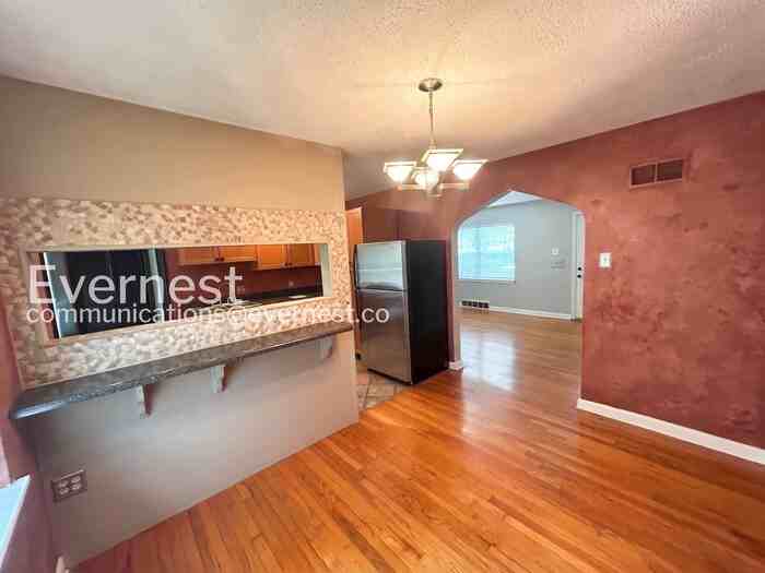 5436 Bancroft Ave - Photo 6 of 27
