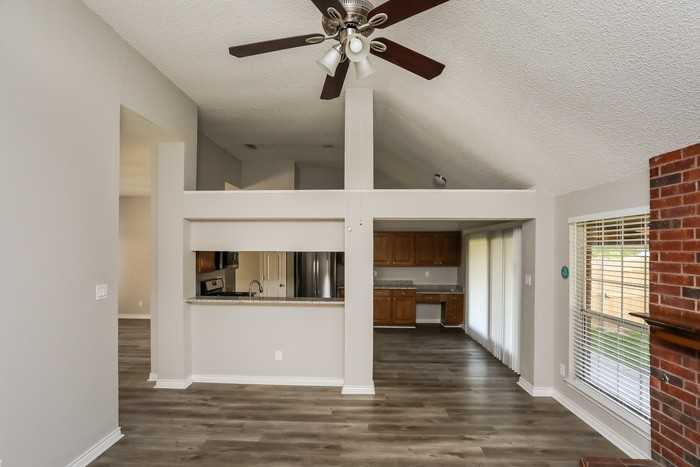 819 Crooked Creek Ln - Photo 3 of 15