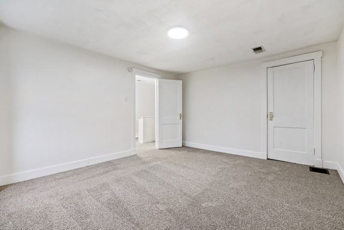 2217 Hawthorne Ave - Photo 4 of 32