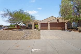 15652 W Durango St - Photo 1 of 1