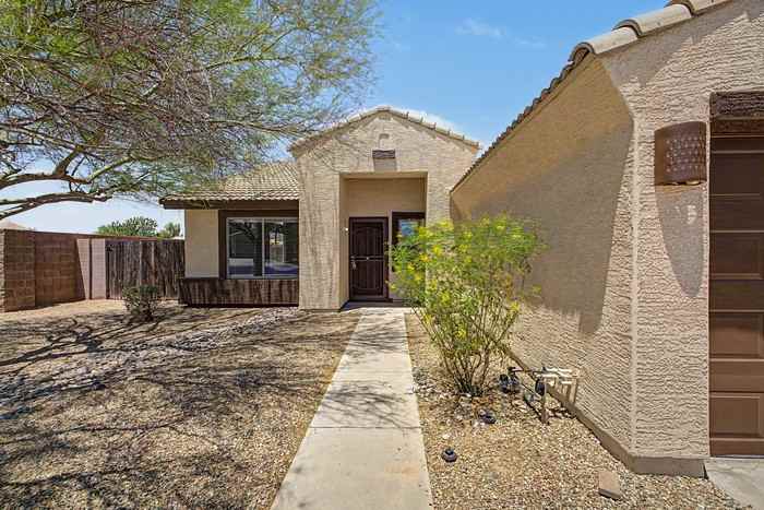 15652 W Durango St - Photo 4 of 32