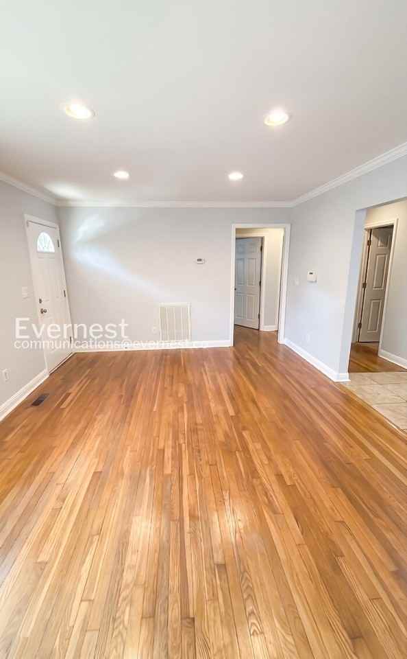6913 Martha Ave #A - Photo 4 of 16