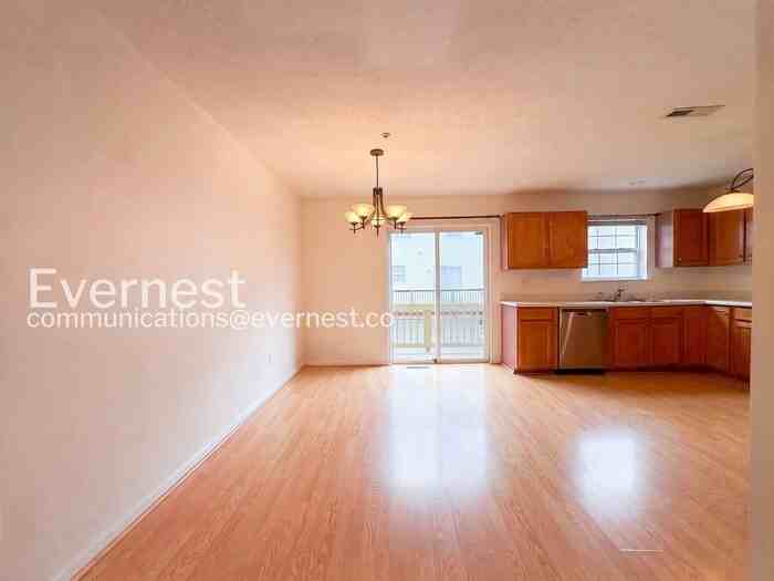 6504 Tapwood Ct - Photo 5 of 32