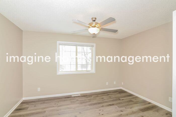 10948 Fillmore St Ne - Photo 7 of 16
