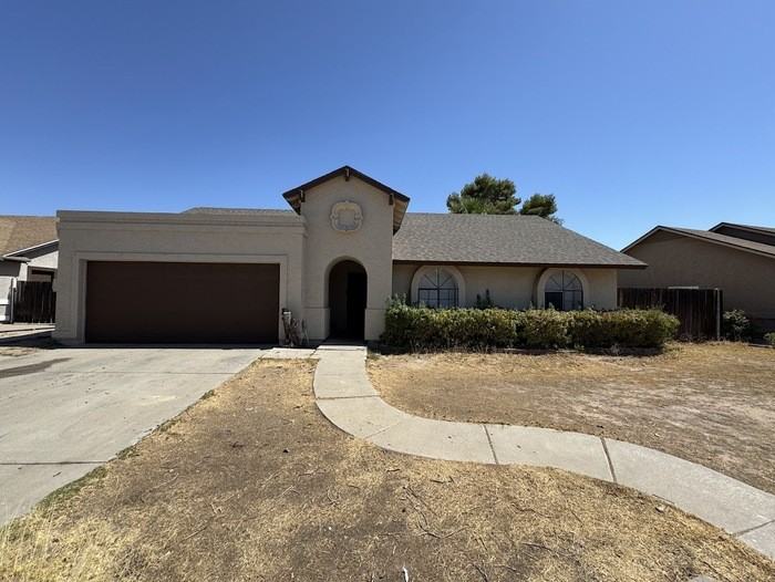 3227 W Helena Dr - Photo 2 of 17