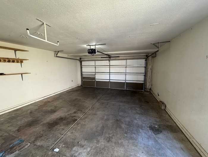 3227 W Helena Dr - Photo 4 of 17