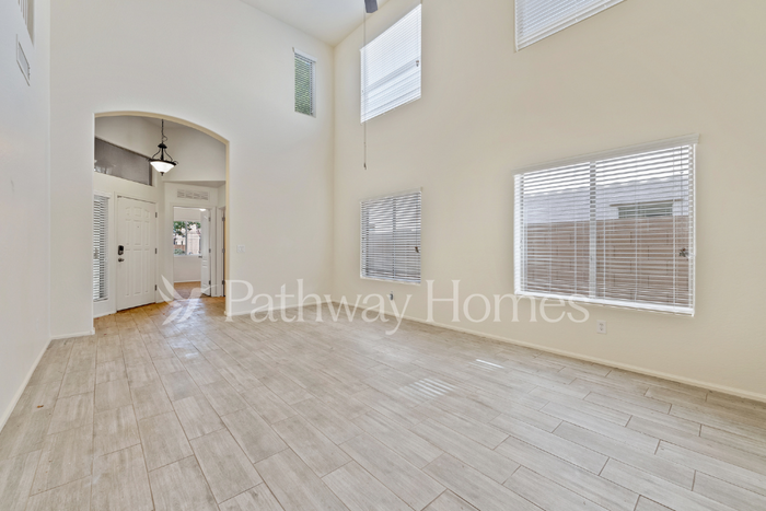 41166 W Sanders Way - Photo 3 of 18