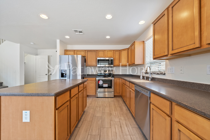 41166 W Sanders Way - Photo 6 of 18