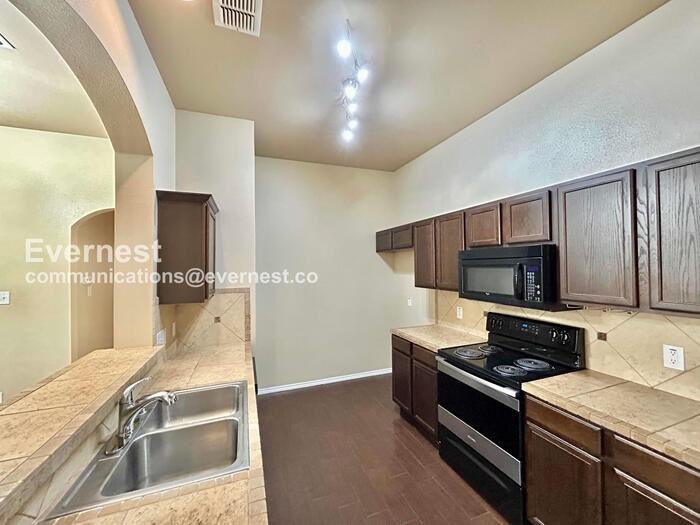 1335 Piedmont Dr - Photo 2 of 24