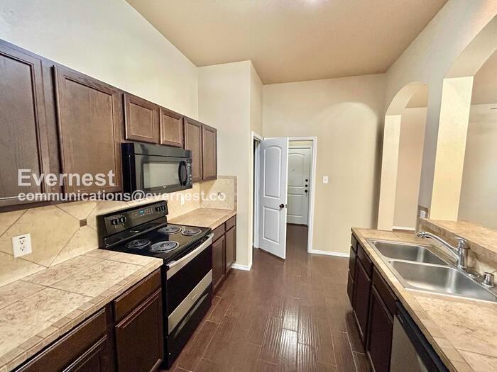 1335 Piedmont Dr - Photo 3 of 24