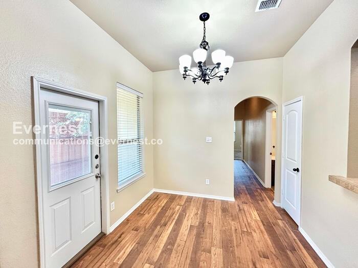 1335 Piedmont Dr - Photo 6 of 24