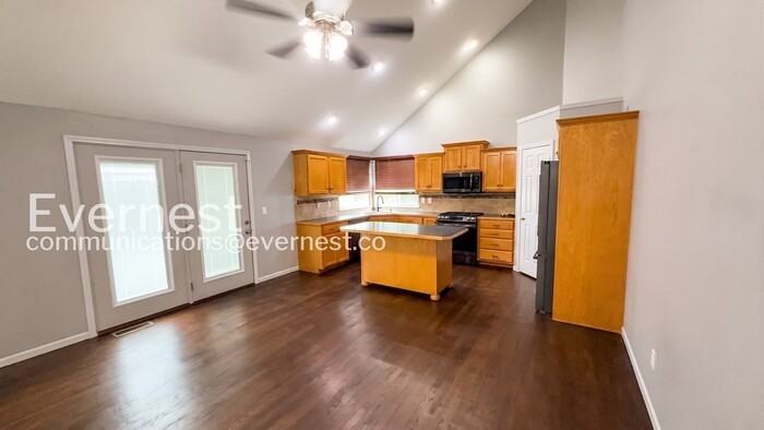 2217 Magnolia Dr - Photo 3 of 33