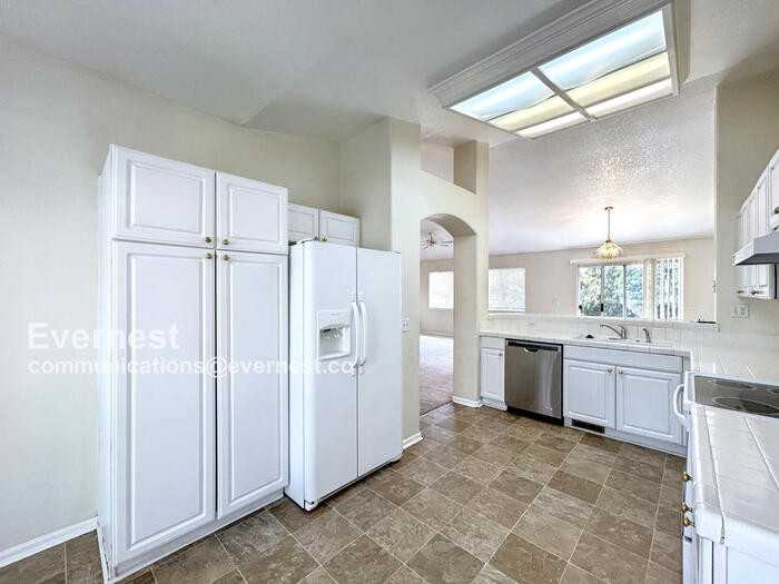 4157 Vernal Cir - Photo 3 of 21