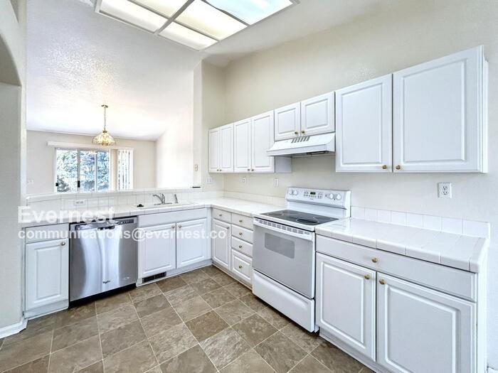 4157 Vernal Cir - Photo 4 of 21