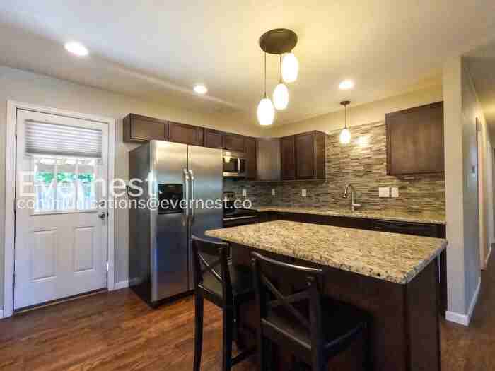 226 Columbine Ct - Photo 3 of 20