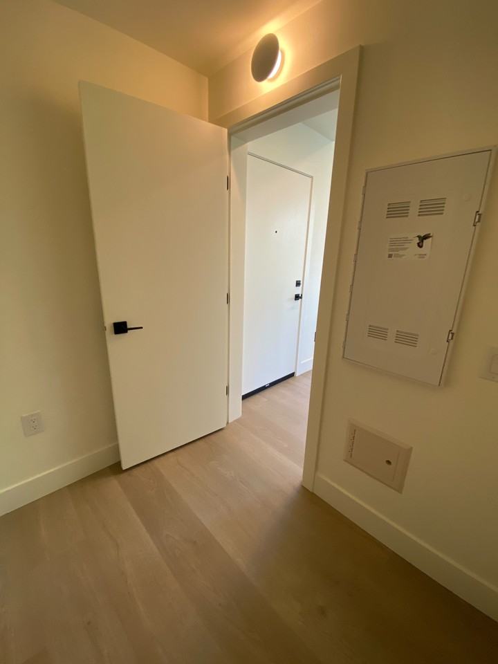 10065 133 Street #511 - Photo 3 of 11