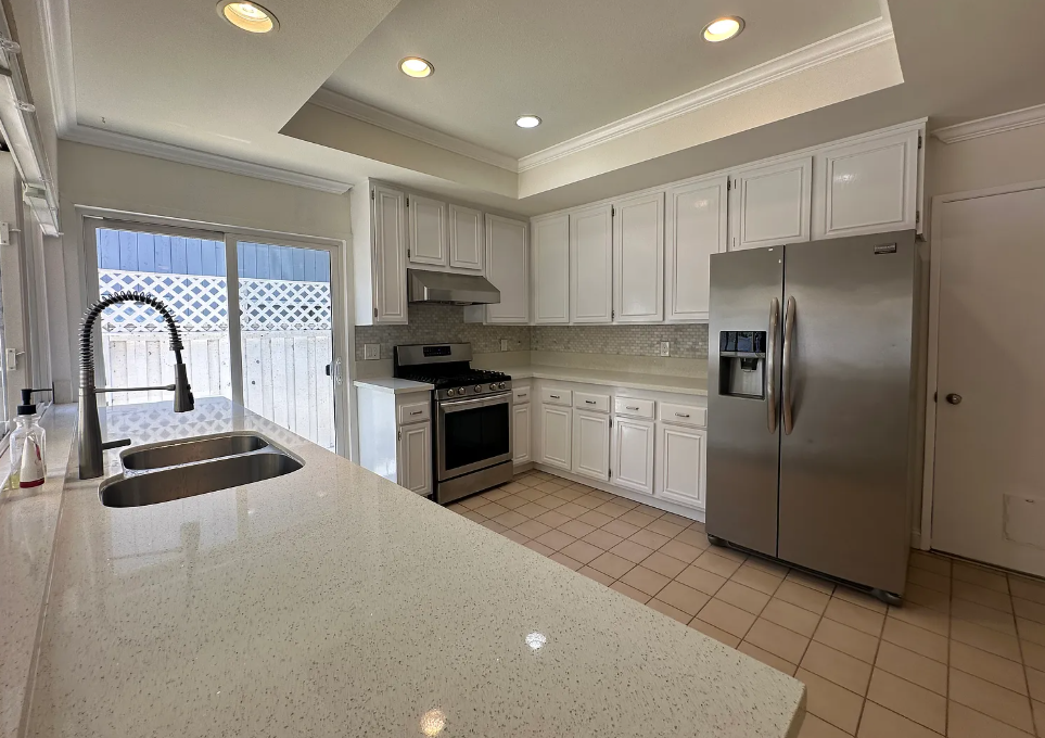 2828 East Wasatch Court - Photo 3 of 10
