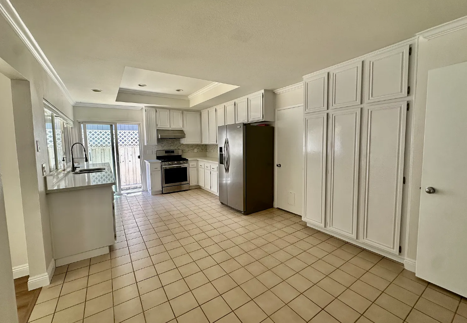 2828 East Wasatch Court - Photo 6 of 10