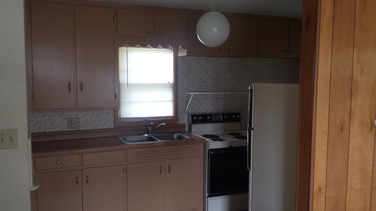 1616 W Ash Ave #1616 - Photo 7 of 14