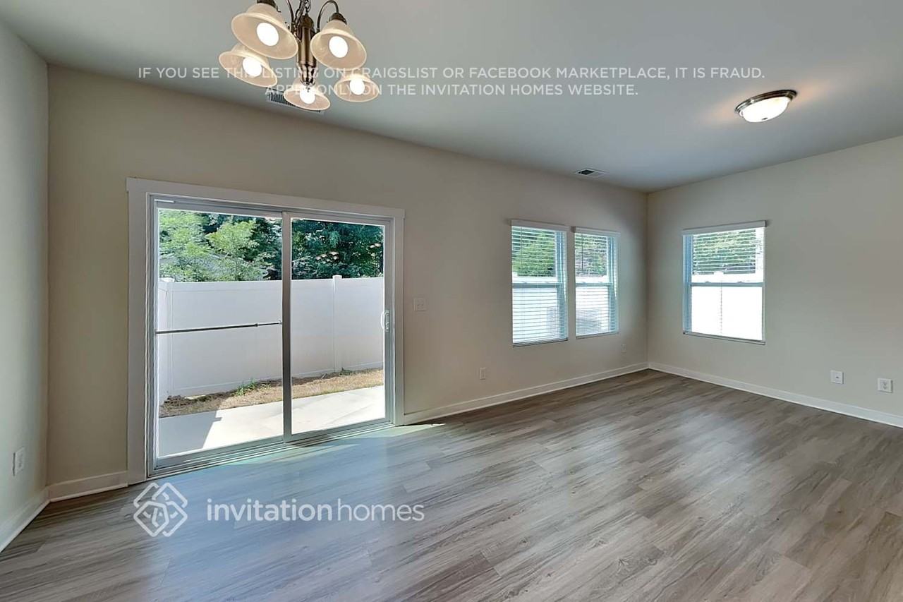 3023 Ayana Dr - Photo 4 of 20