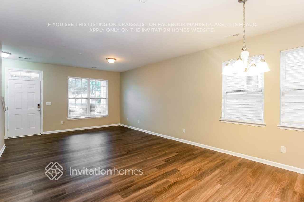 3302 Streamside Dr - Photo 6 of 18