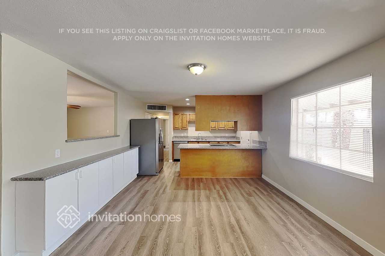 111 E Mckinley St - Photo 5 of 18