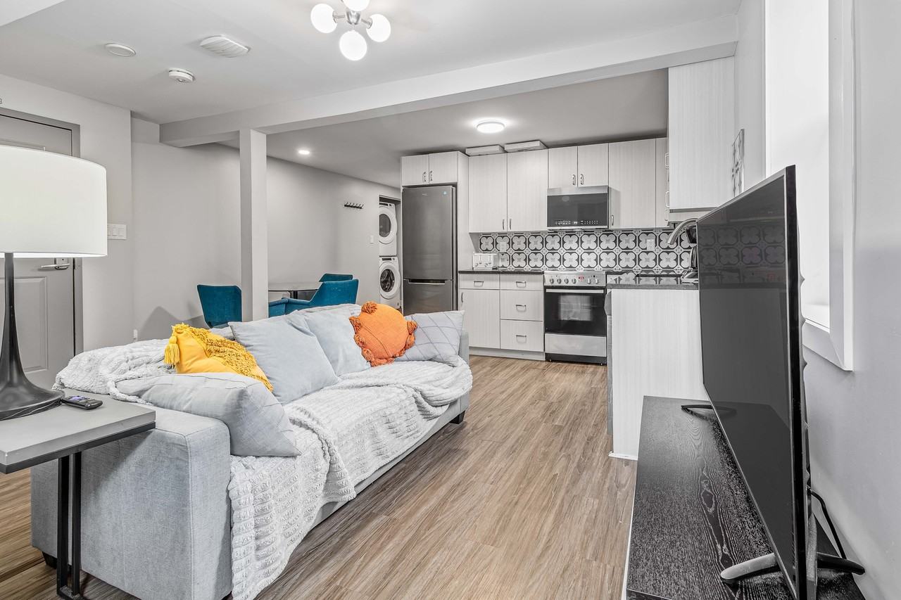 388 Chapel Street - Photo 2 of 17