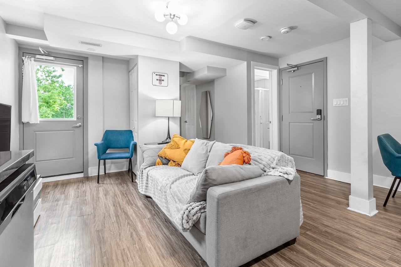388 Chapel Street - Photo 4 of 17