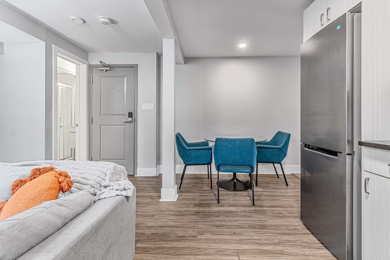 388 Chapel Street - Photo 5 of 17