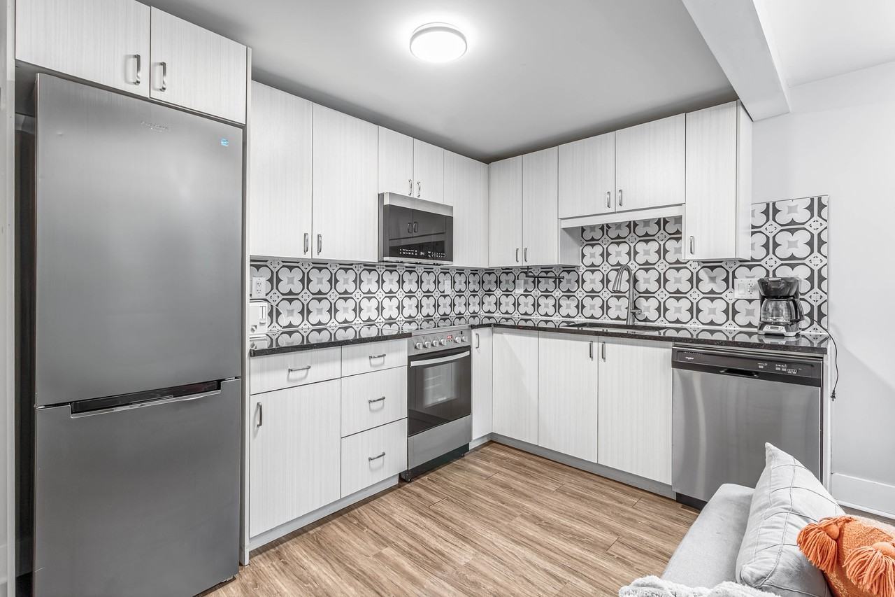 388 Chapel Street - Photo 7 of 17