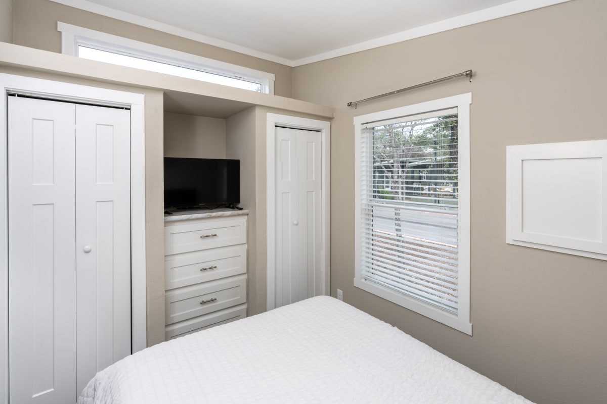 10212 Menchaca Road - Photo 6 of 48