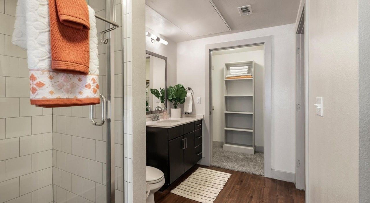 2129 East 7th Street - Photo 4 of 30