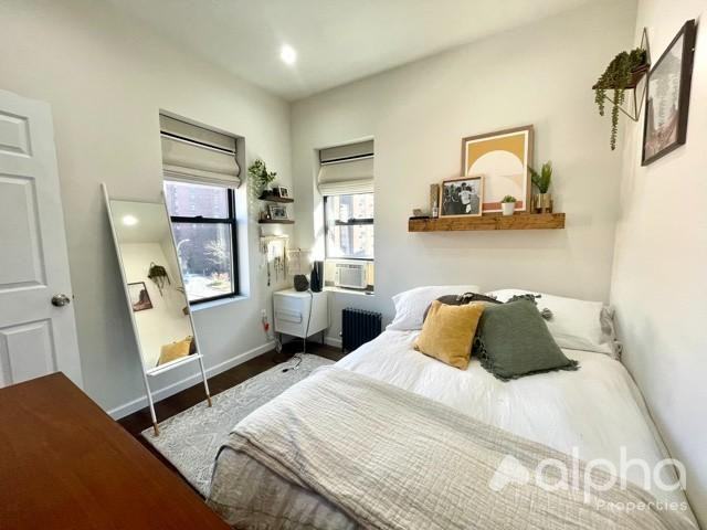354 E 20th St #5 - Photo 4 of 10
