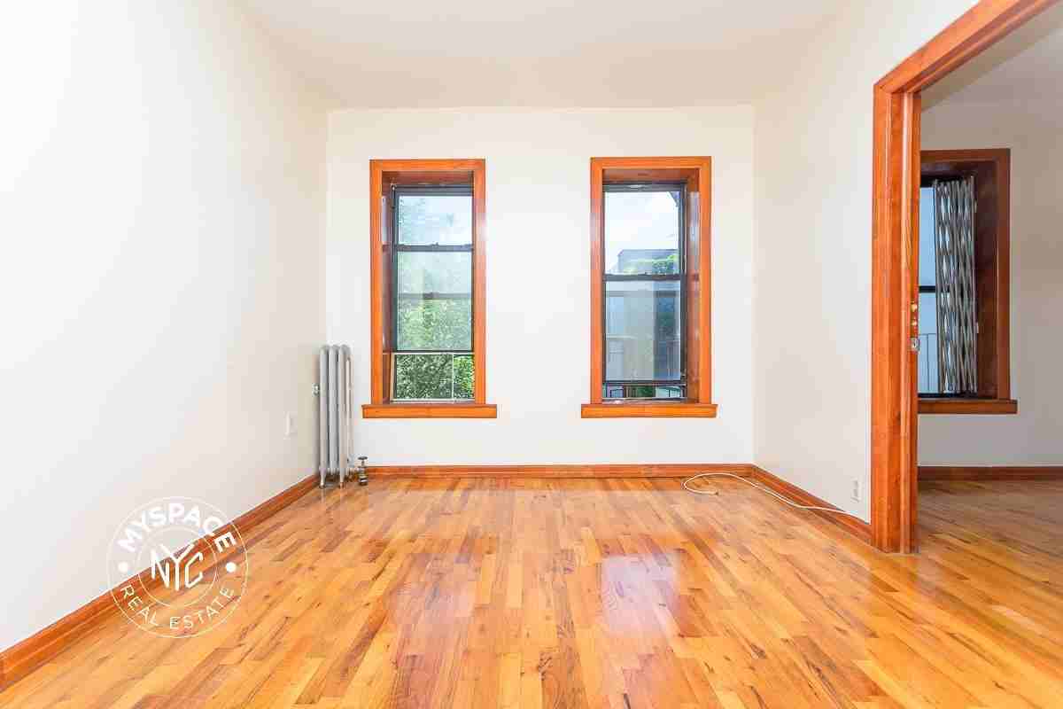 322 Rodney St #17 - Photo 2 of 7
