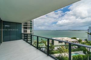featured image of NE 32nd St & Biscayne Blvd