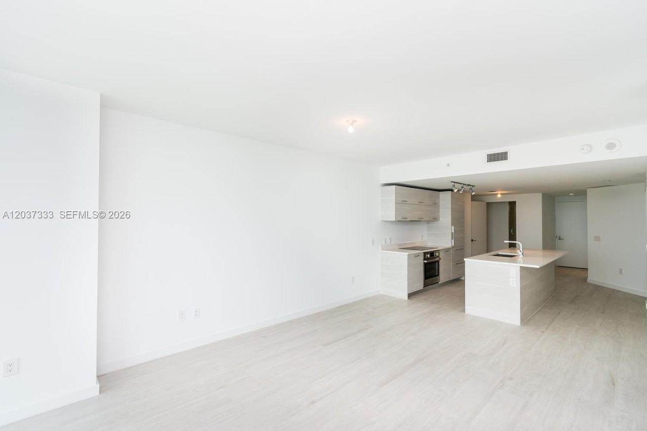 NE 32nd St & Biscayne Blvd - Photo 4 of 21