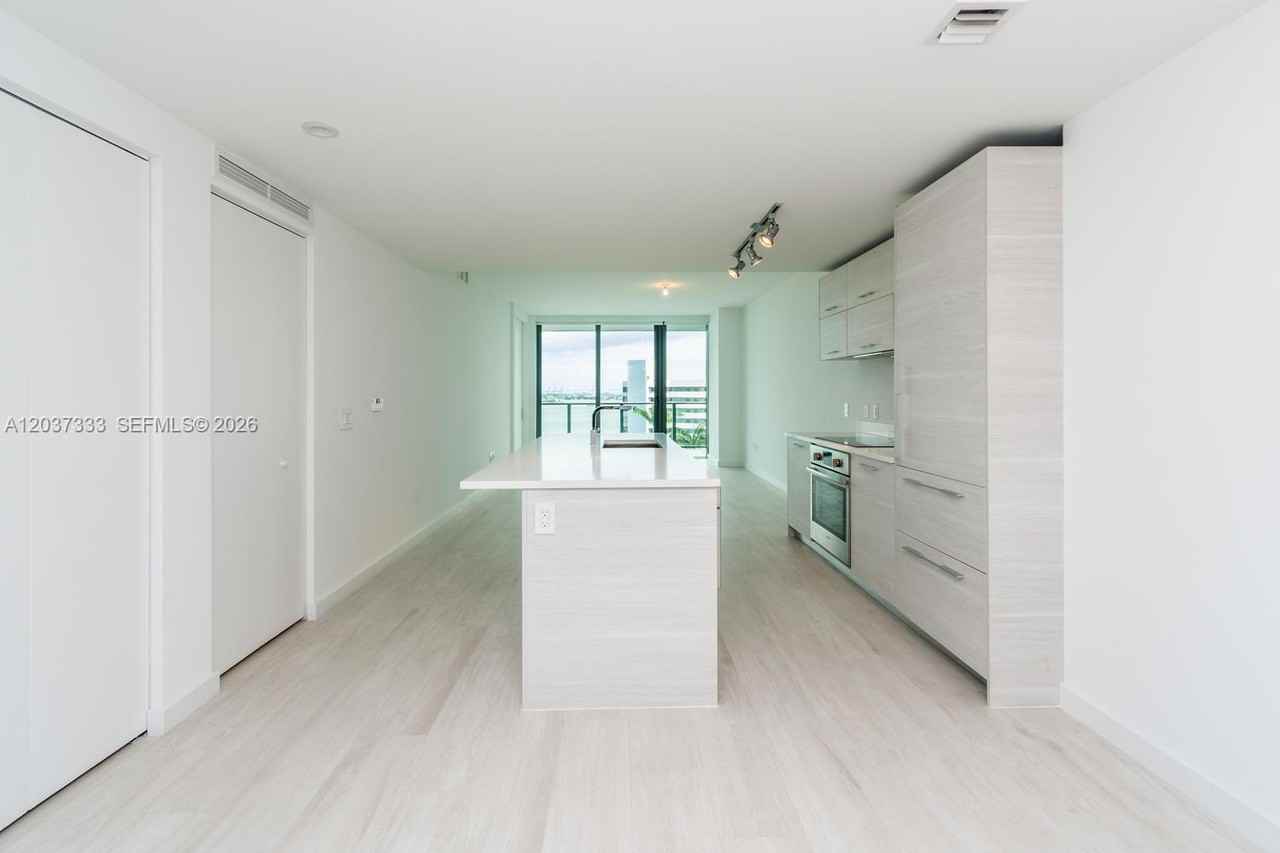 NE 32nd St & Biscayne Blvd - Photo 7 of 21