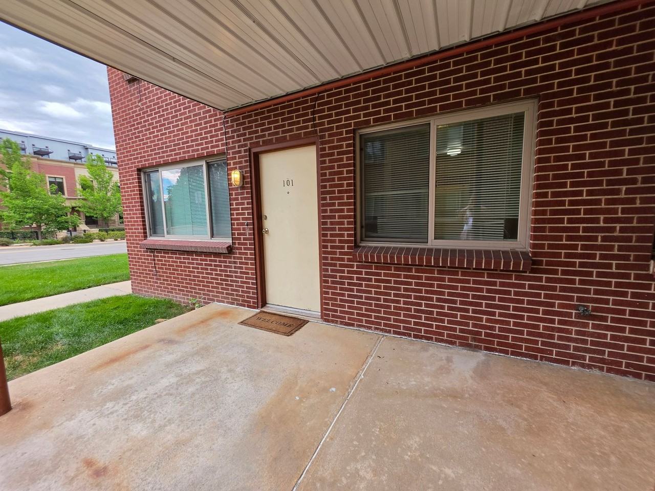 2845 Broadway Street - Photo 3 of 18