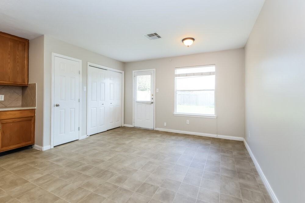 4018 Falvel Shadow Creek Dr - Photo 6 of 16