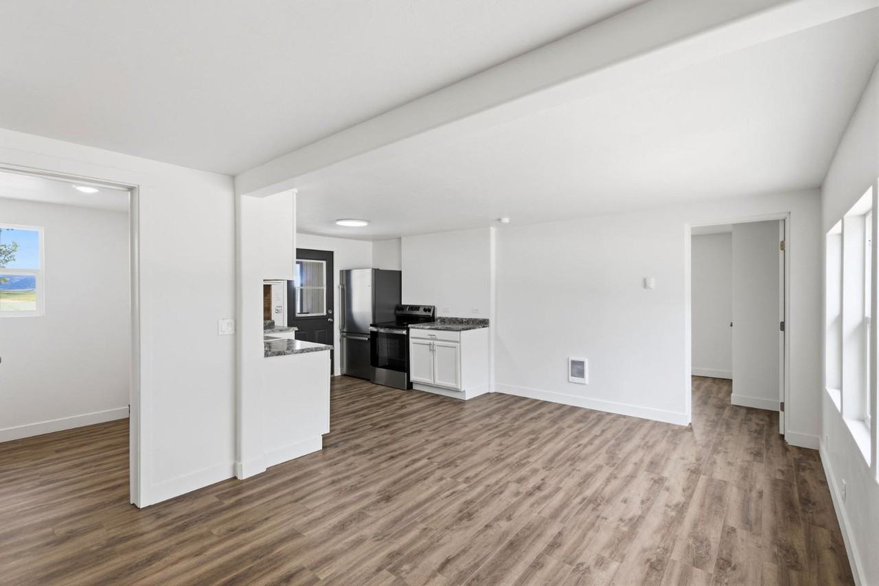 1216 S Main St - Photo 6 of 10
