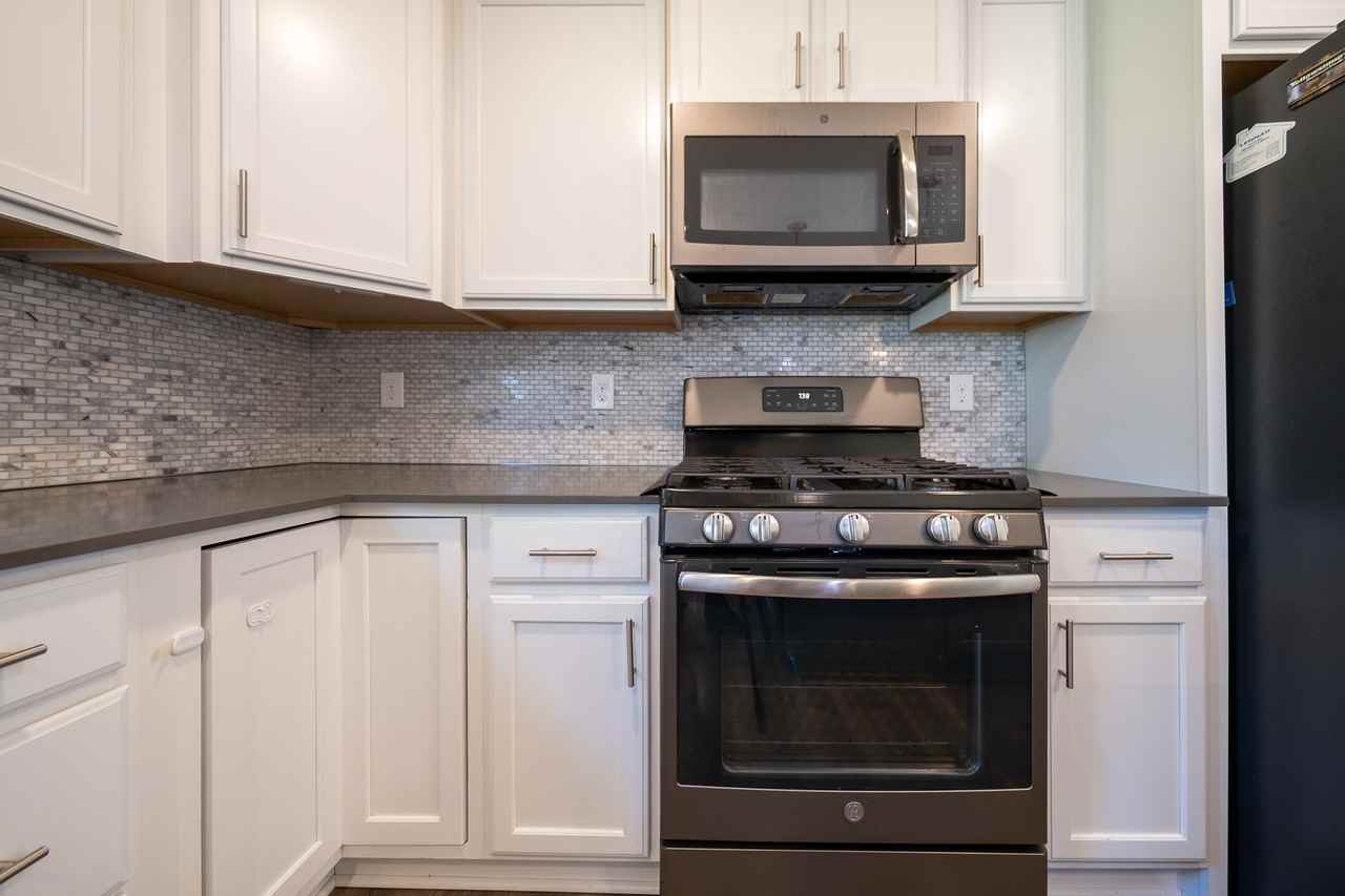 5874 Royalton Rd Ne #1 - Photo 5 of 28
