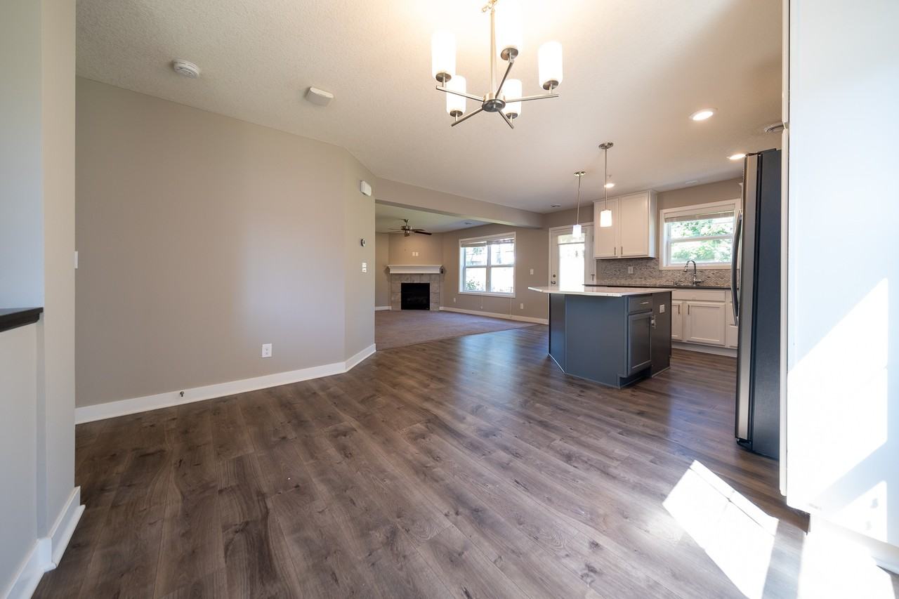 5874 Royalton Rd Ne #1 - Photo 7 of 28