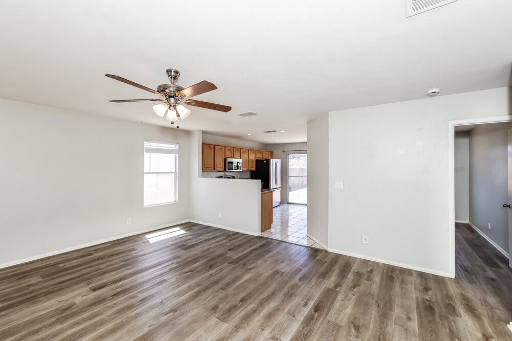 681 Indian Row Ct - Photo 5 of 16