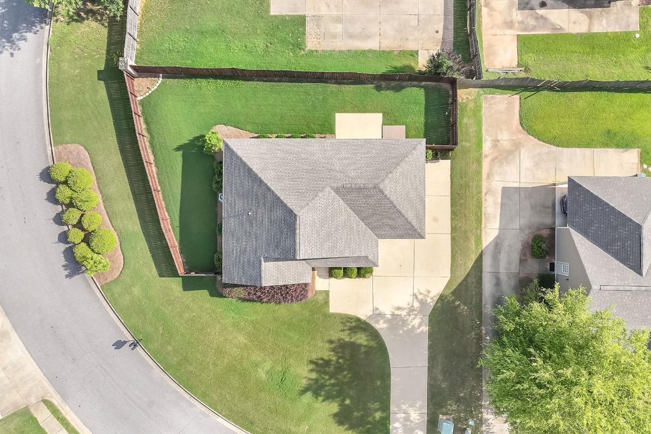 2469 Waterstone Cir - Photo 3 of 19