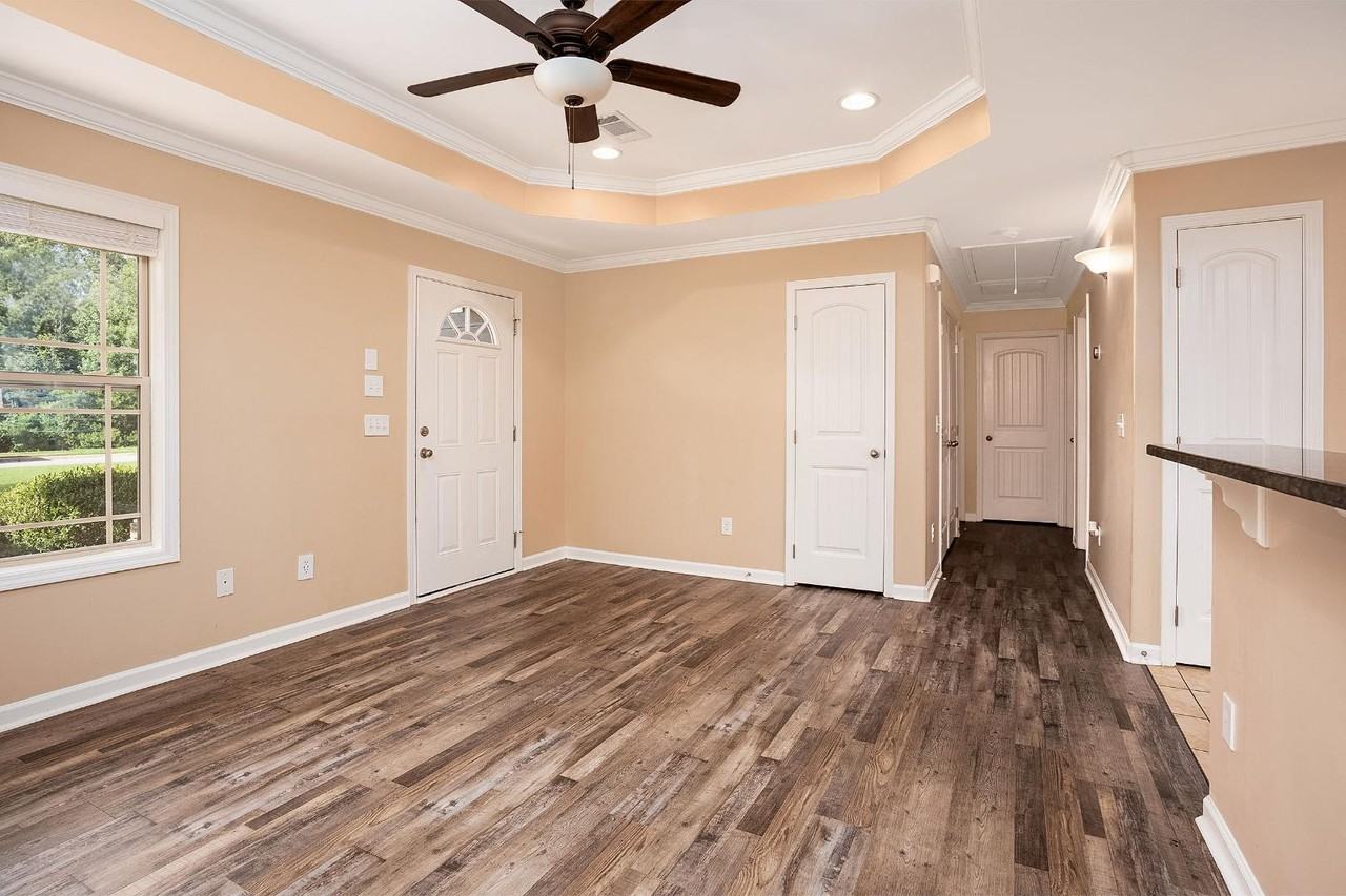 2469 Waterstone Cir - Photo 6 of 19