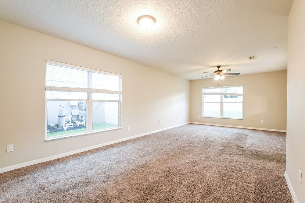 1725 Portcastle Cir - Photo 4 of 17