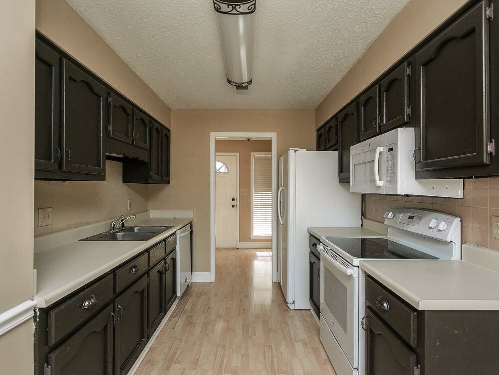 10264 Amanda Dr - Photo 6 of 16