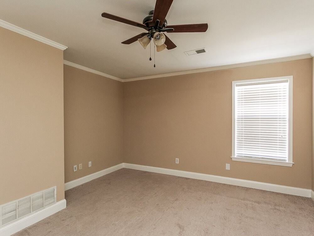 10264 Amanda Dr - Photo 7 of 16